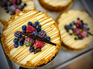 
                  
                    Charger l&amp;#39;image dans la galerie, Gâteau au fromage et caramel
                  
                
