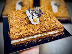 
                  
                    Charger l&amp;#39;image dans la galerie, Gâteau Praliné Noisettes
                  
                