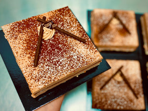 
                  
                    Charger l&amp;#39;image dans la galerie, Gâteau Caramel et Noisettes
                  
                